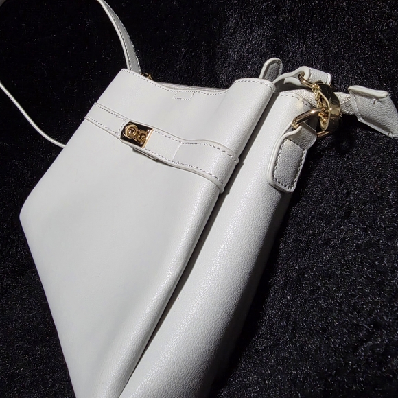 Fleur Elegant Light Gray Leather Crossbody Bag-Japan Lux - Picture 5 of 12